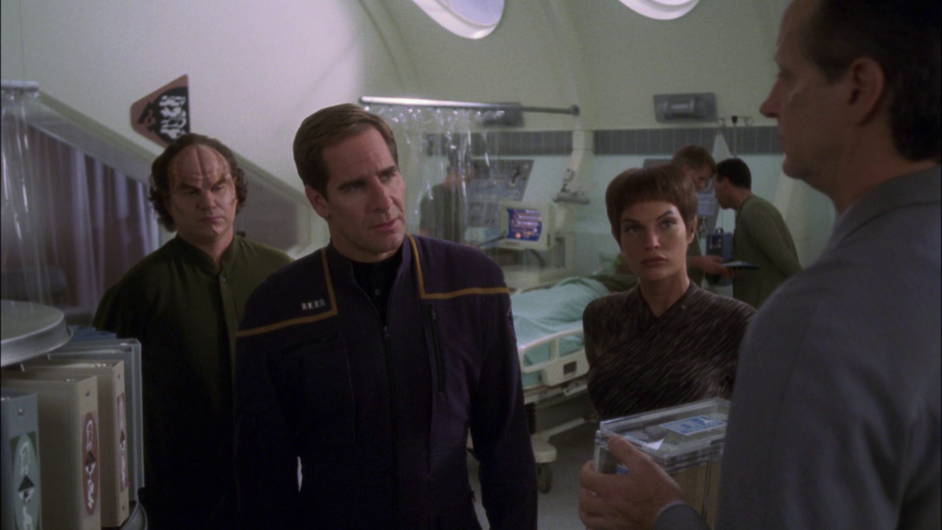 extant_StarTrek_ENT_1x13-DearDoctor_3442.jpg