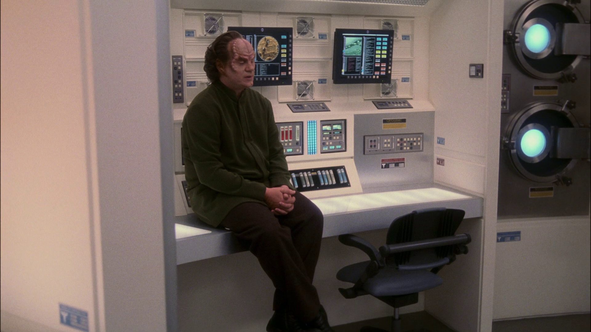extant_StarTrek_ENT_1x13-DearDoctor_3514.jpg