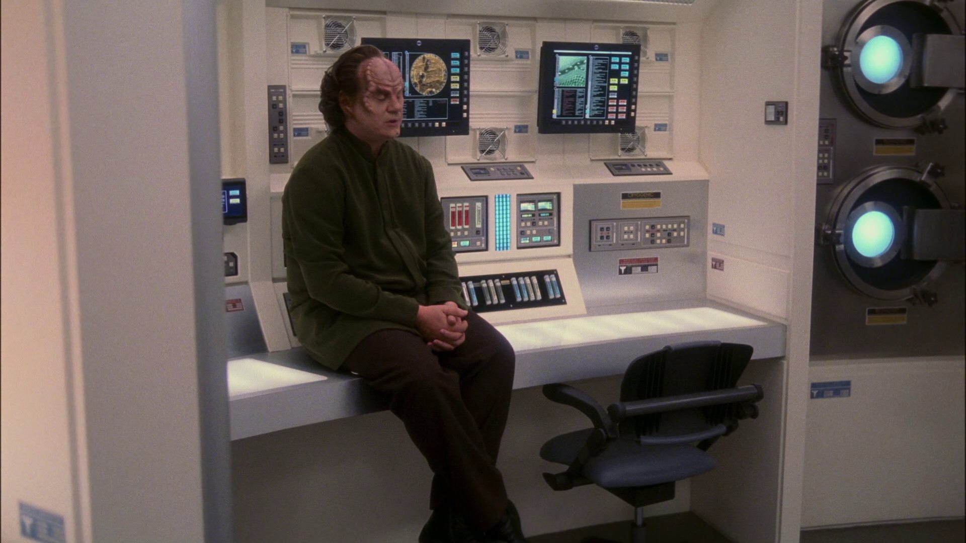 extant_StarTrek_ENT_1x13-DearDoctor_3515.jpg