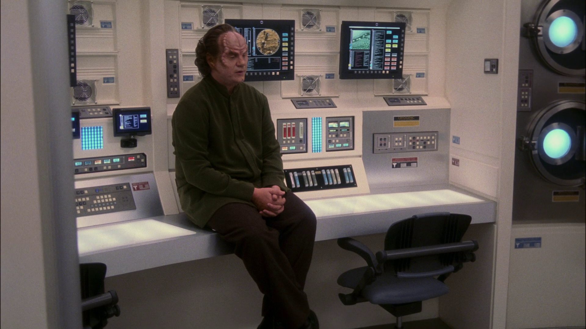 extant_StarTrek_ENT_1x13-DearDoctor_3517.jpg