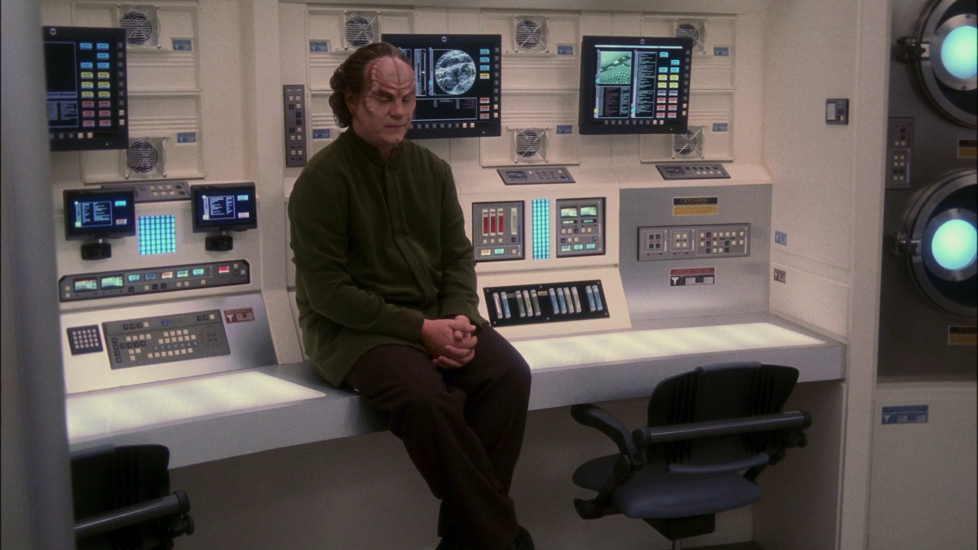 extant_StarTrek_ENT_1x13-DearDoctor_3518.jpg