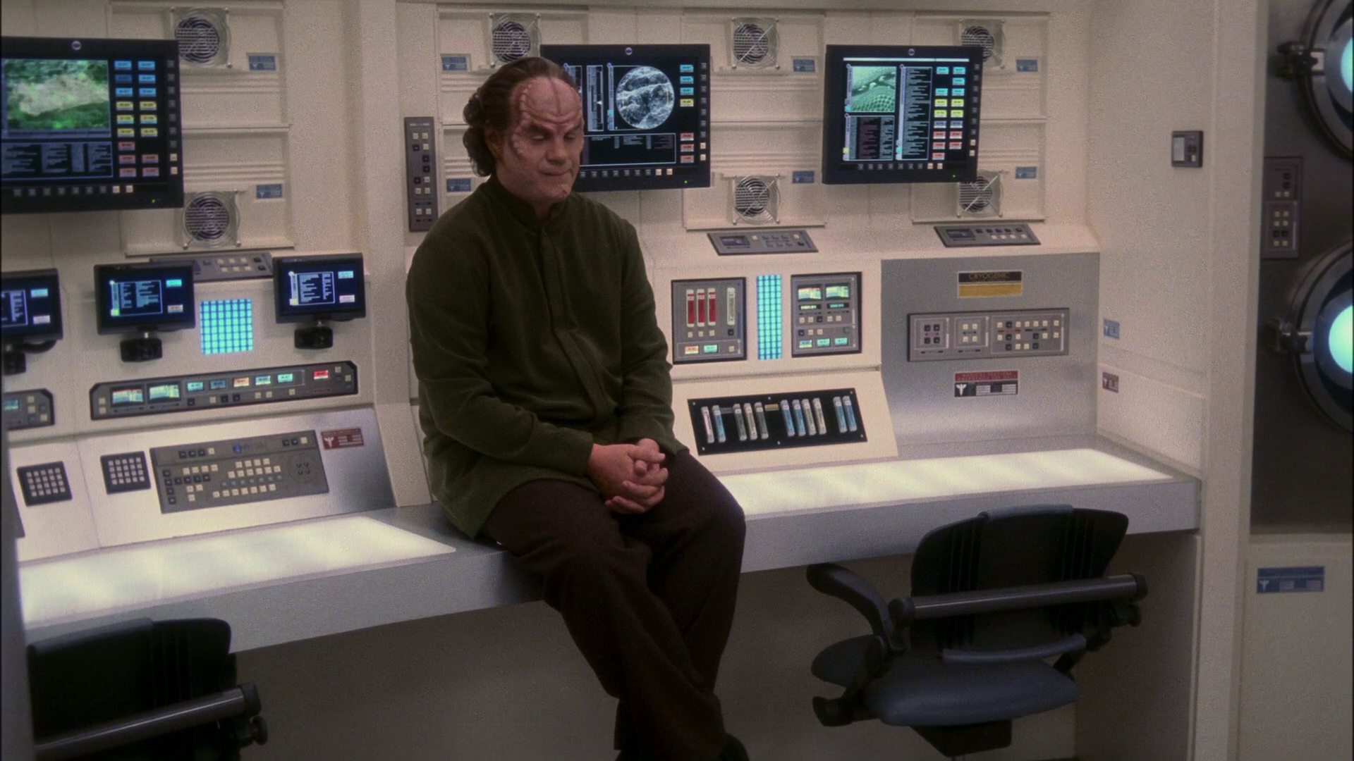 extant_StarTrek_ENT_1x13-DearDoctor_3519.jpg
