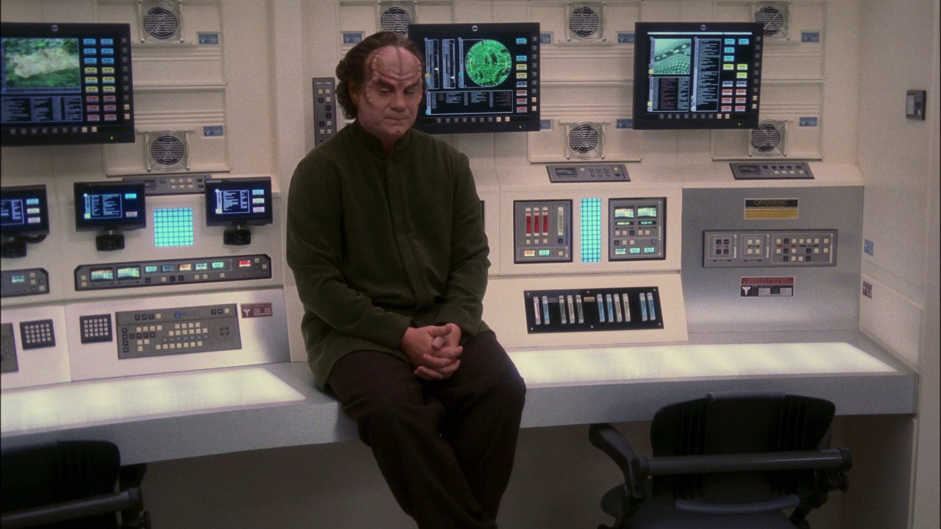 extant_StarTrek_ENT_1x13-DearDoctor_3524.jpg