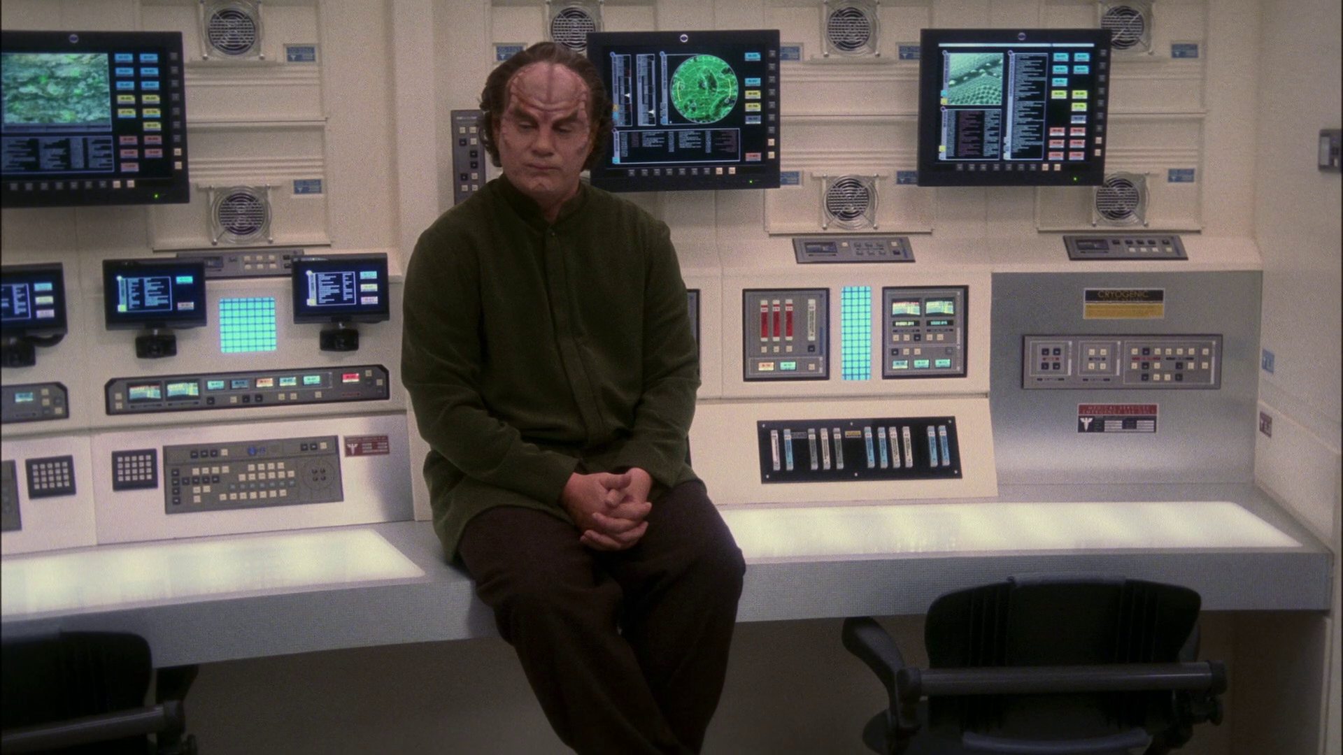 extant_StarTrek_ENT_1x13-DearDoctor_3525.jpg