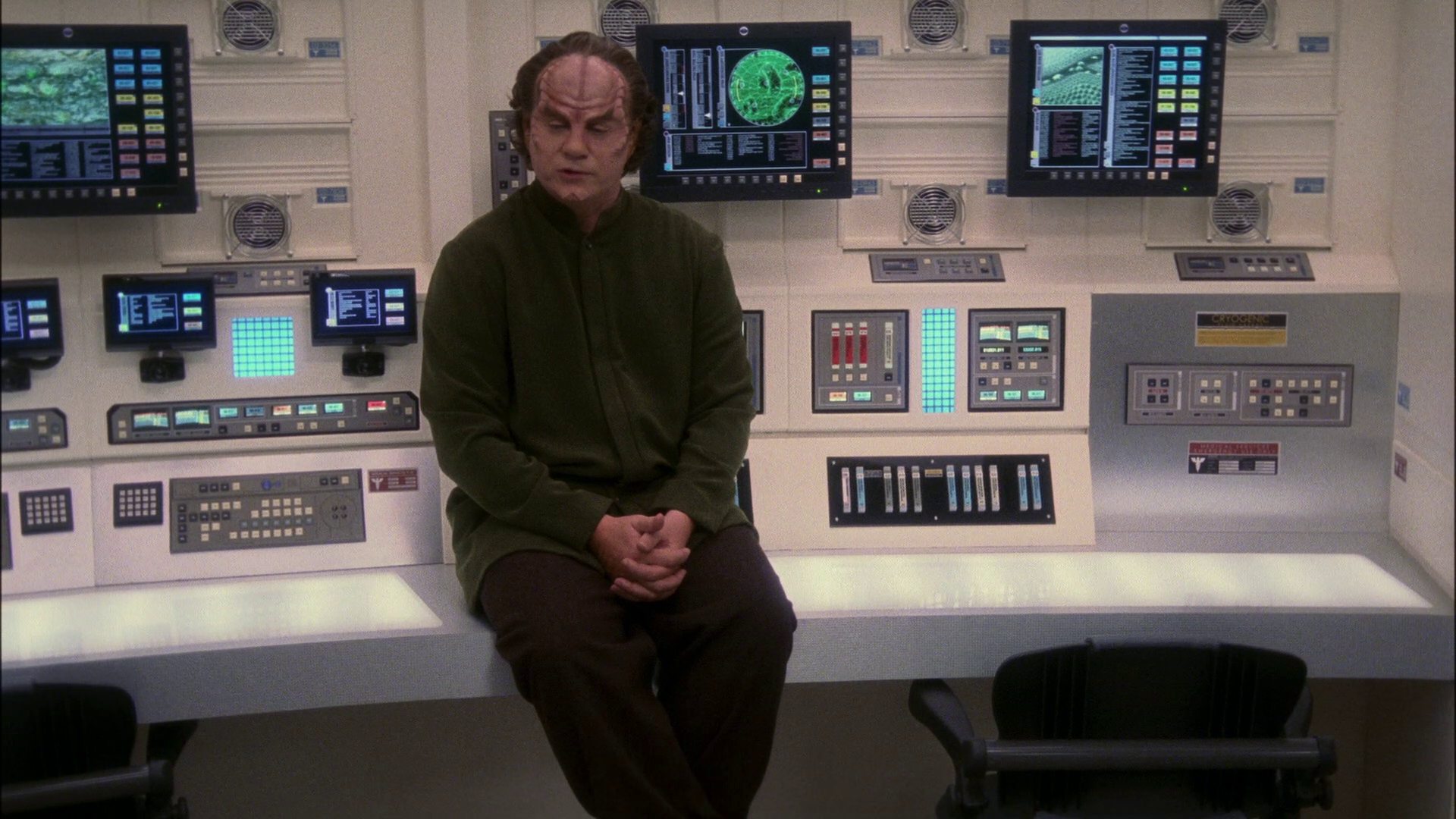extant_StarTrek_ENT_1x13-DearDoctor_3526.jpg