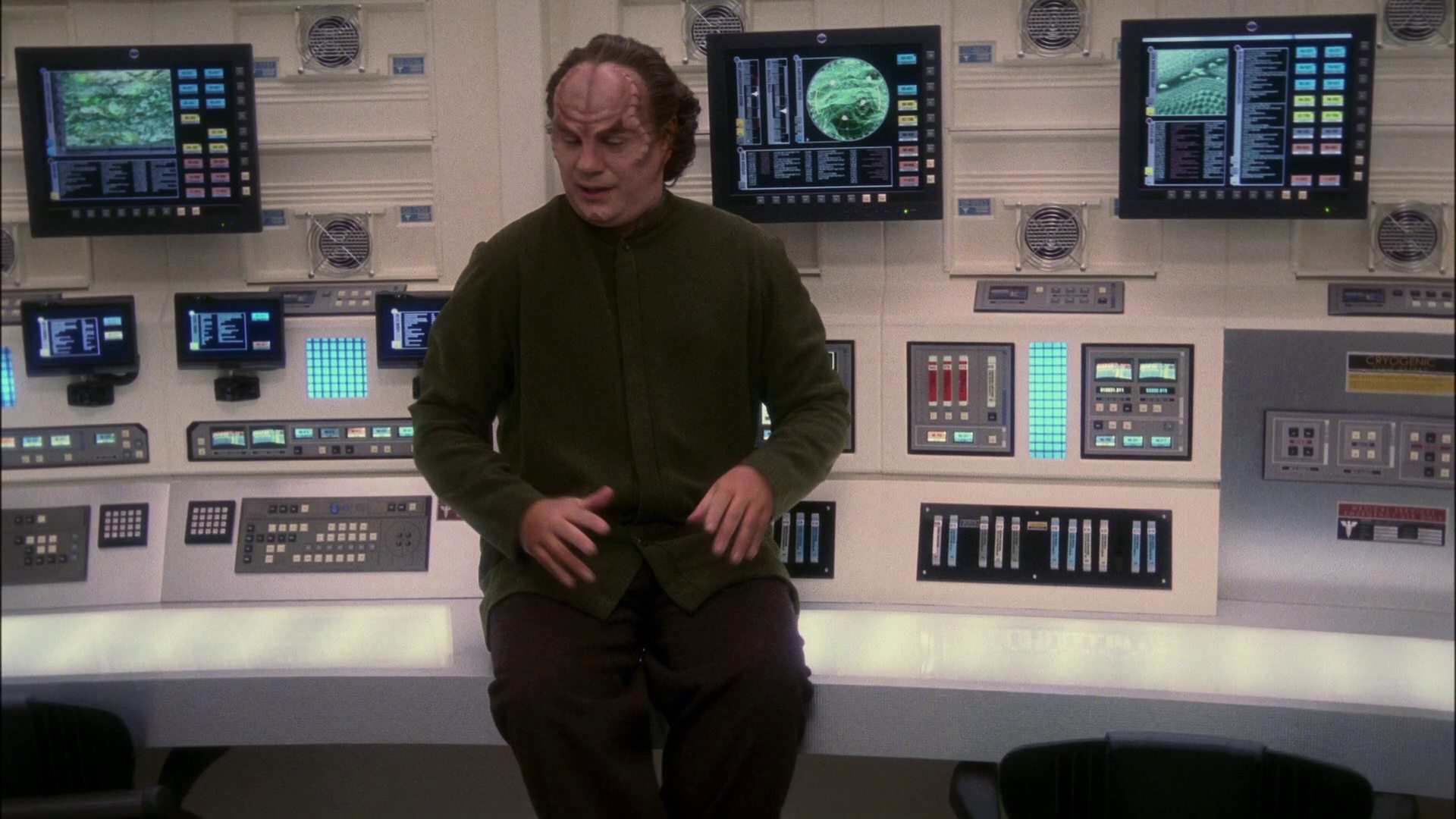 extant_StarTrek_ENT_1x13-DearDoctor_3530.jpg