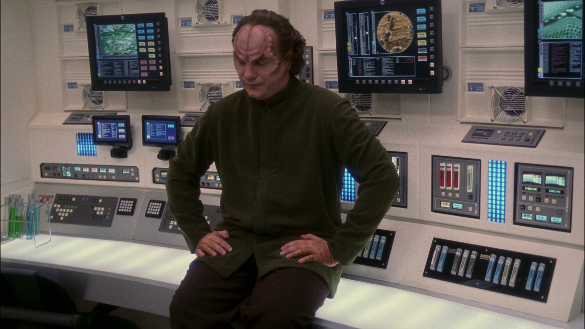 extant_StarTrek_ENT_1x13-DearDoctor_3539.jpg