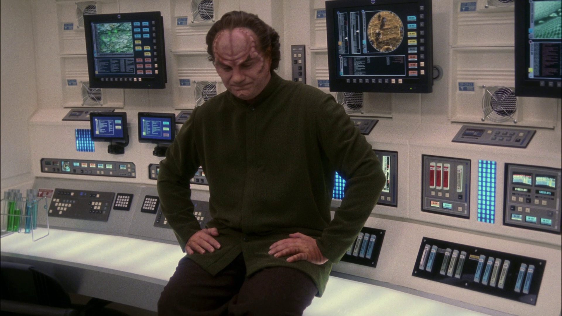 extant_StarTrek_ENT_1x13-DearDoctor_3540.jpg