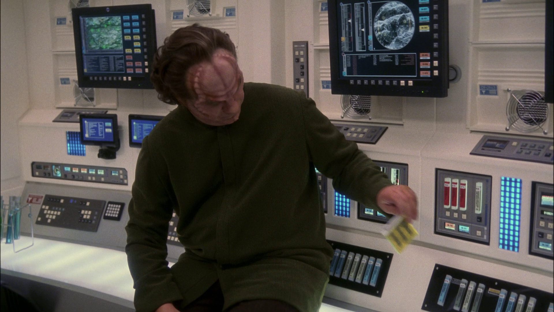extant_StarTrek_ENT_1x13-DearDoctor_3543.jpg