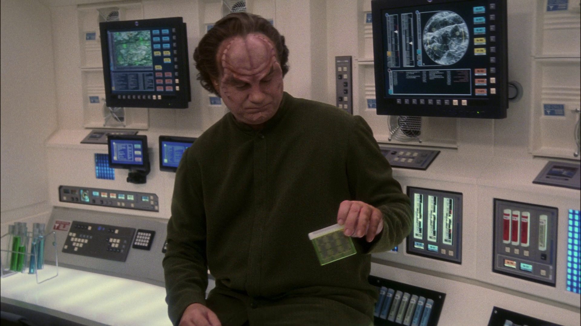 extant_StarTrek_ENT_1x13-DearDoctor_3544.jpg