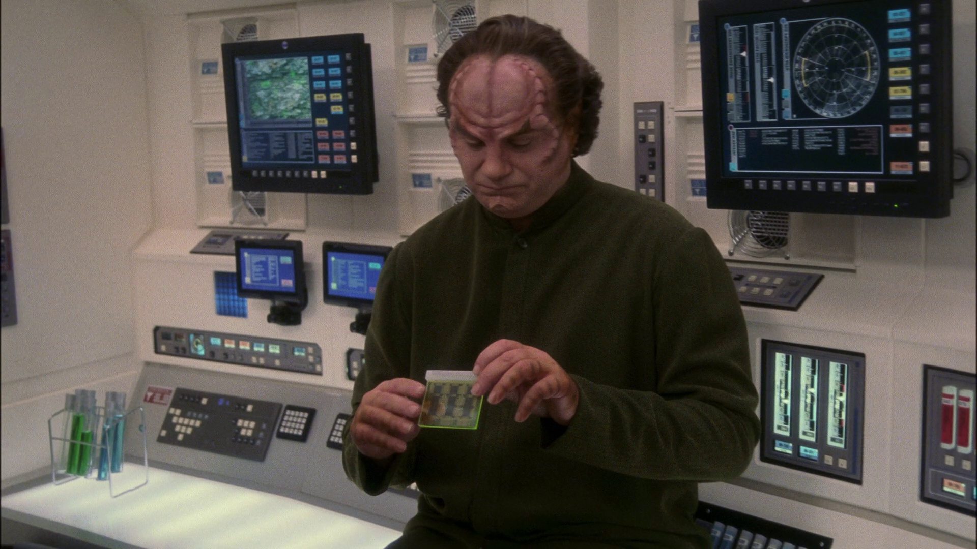 extant_StarTrek_ENT_1x13-DearDoctor_3545.jpg