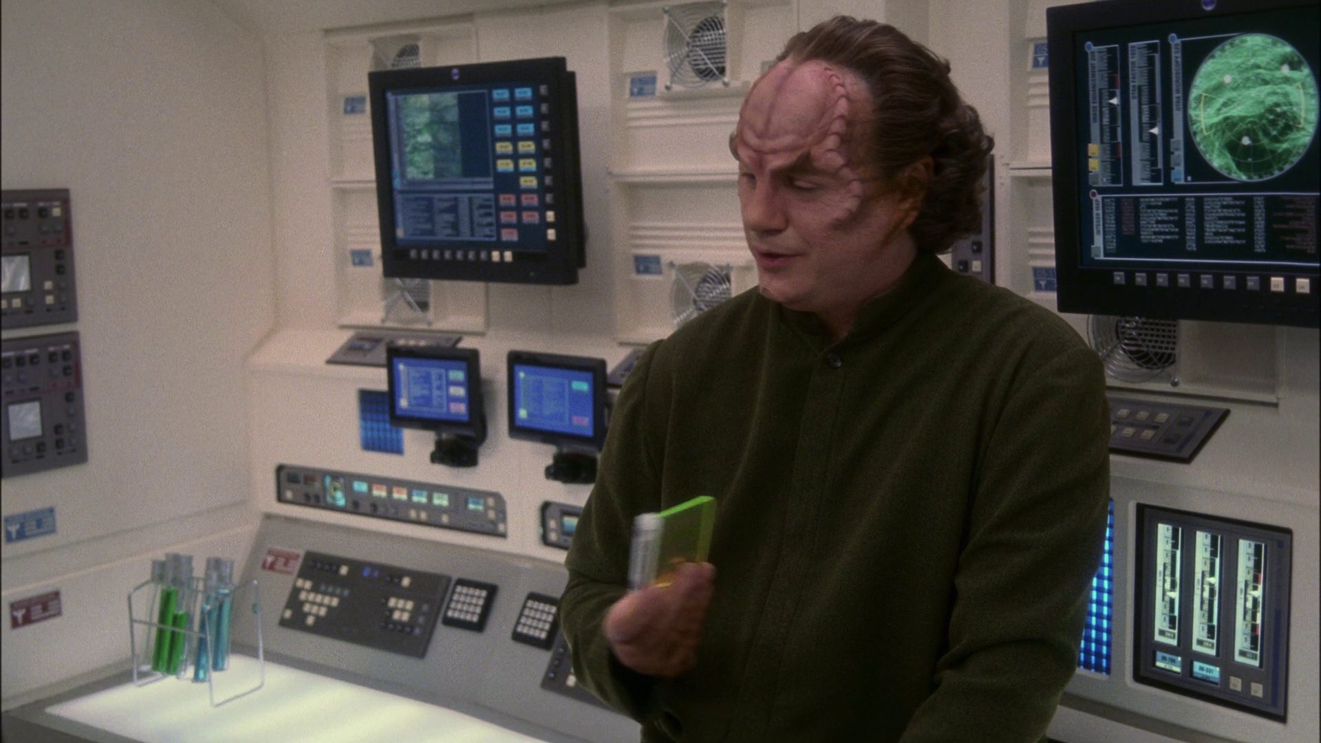 extant_StarTrek_ENT_1x13-DearDoctor_3551.jpg
