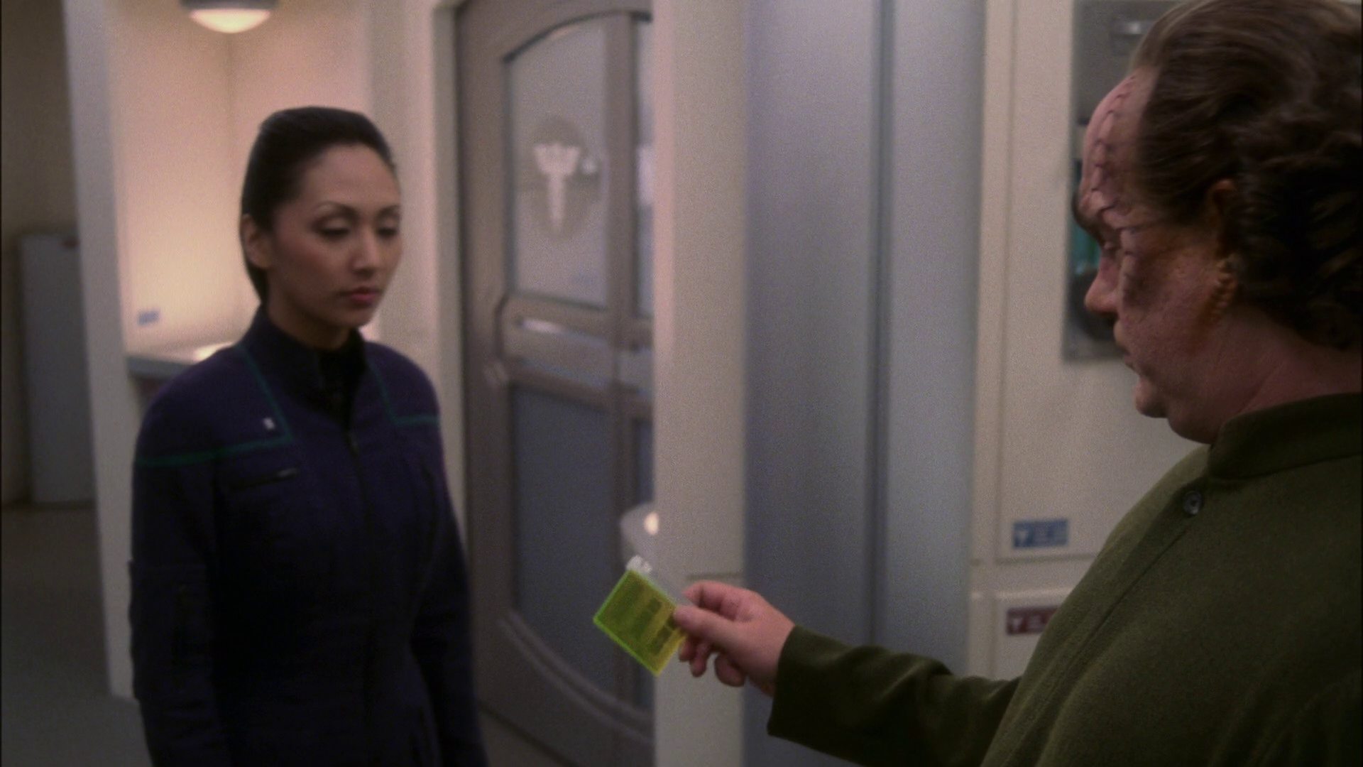 extant_StarTrek_ENT_1x13-DearDoctor_3556.jpg