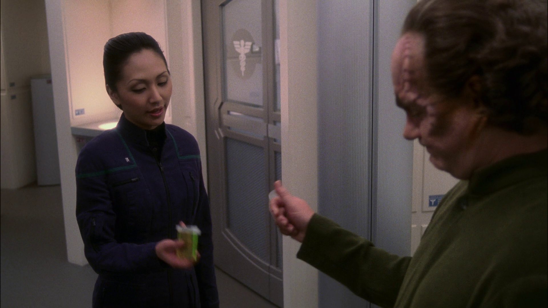 extant_StarTrek_ENT_1x13-DearDoctor_3558.jpg
