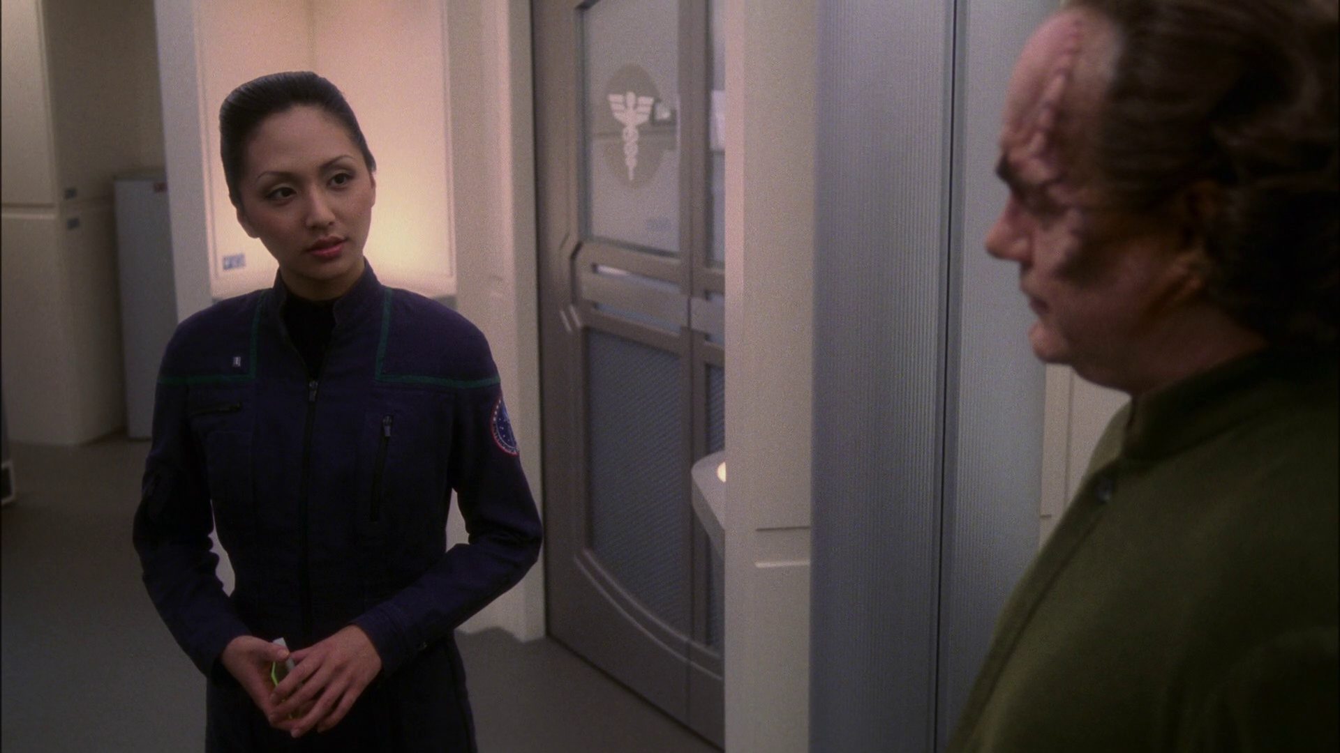 extant_StarTrek_ENT_1x13-DearDoctor_3566.jpg
