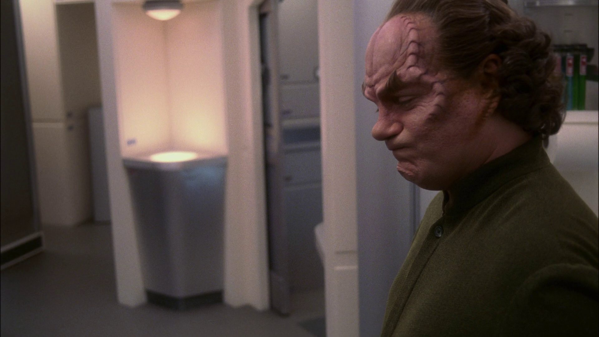 extant_StarTrek_ENT_1x13-DearDoctor_3603.jpg