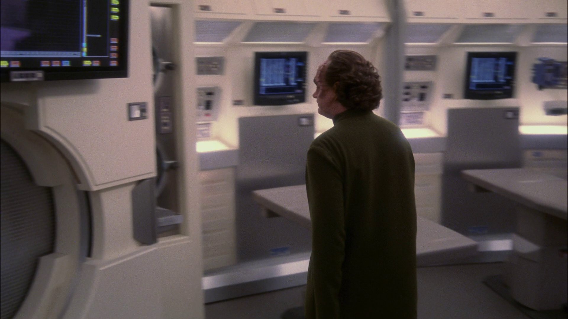 extant_StarTrek_ENT_1x13-DearDoctor_3612.jpg