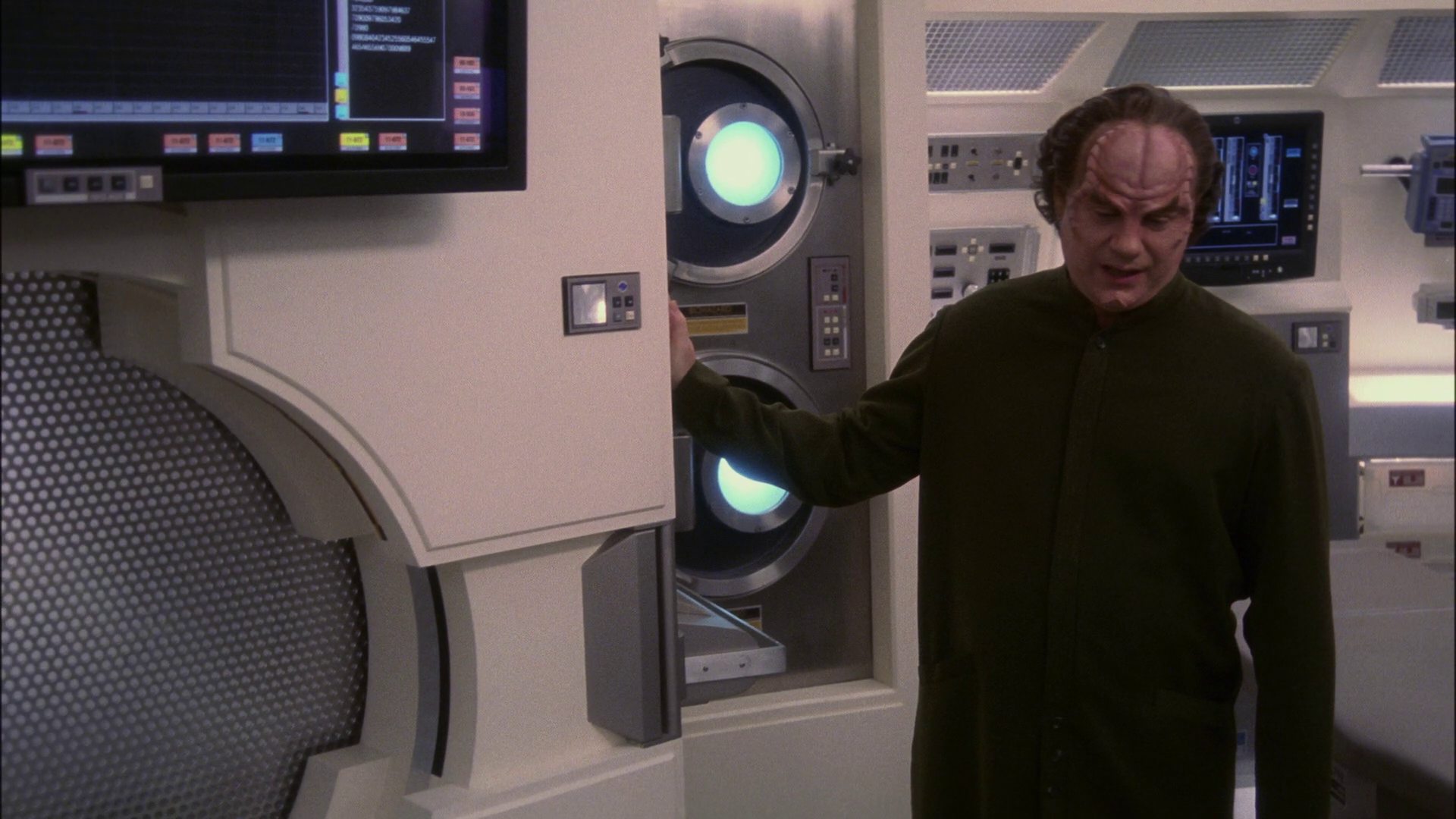 extant_StarTrek_ENT_1x13-DearDoctor_3620.jpg