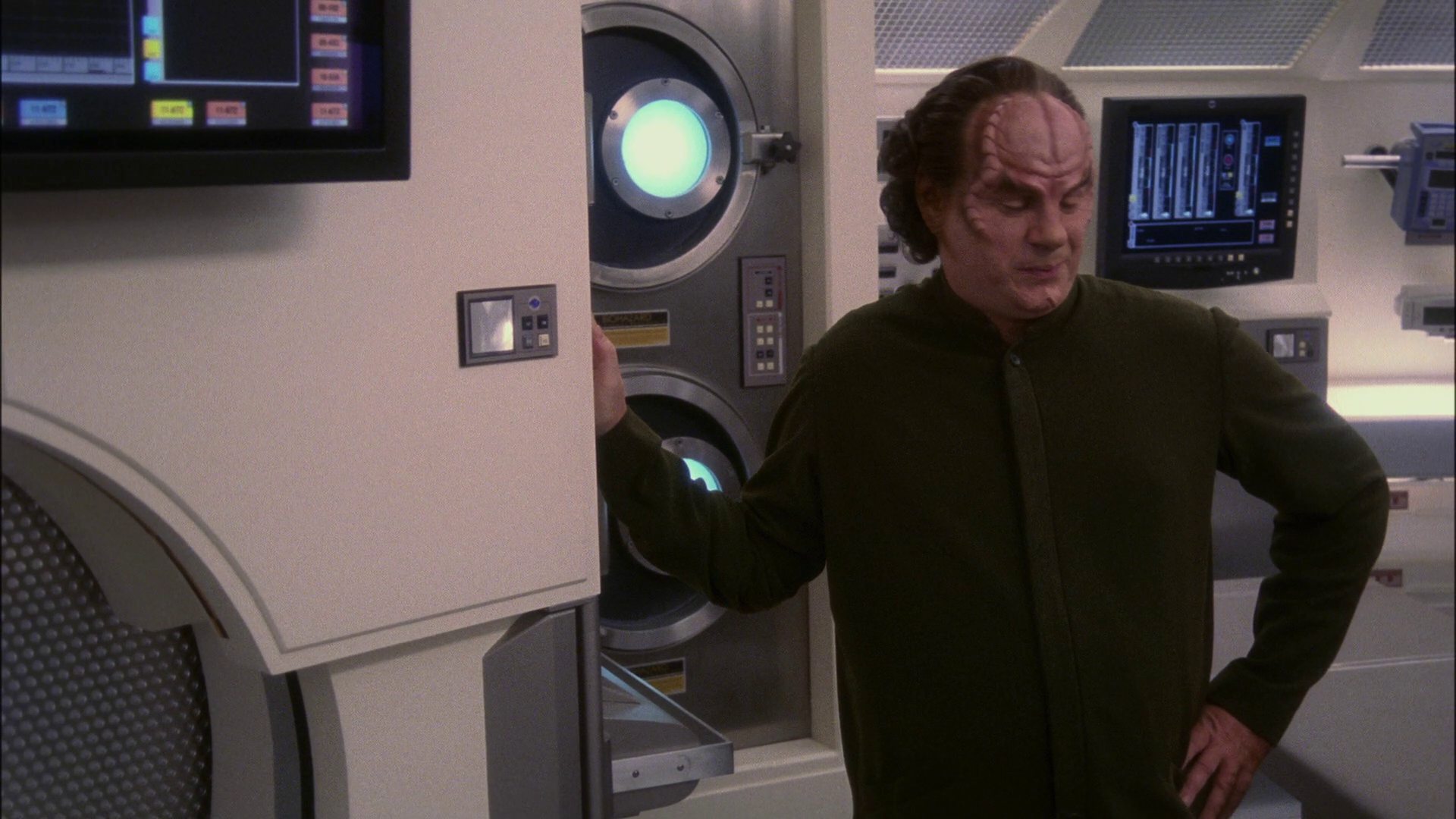 extant_StarTrek_ENT_1x13-DearDoctor_3625.jpg