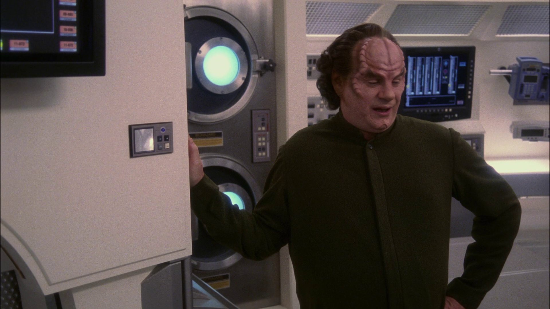 extant_StarTrek_ENT_1x13-DearDoctor_3628.jpg