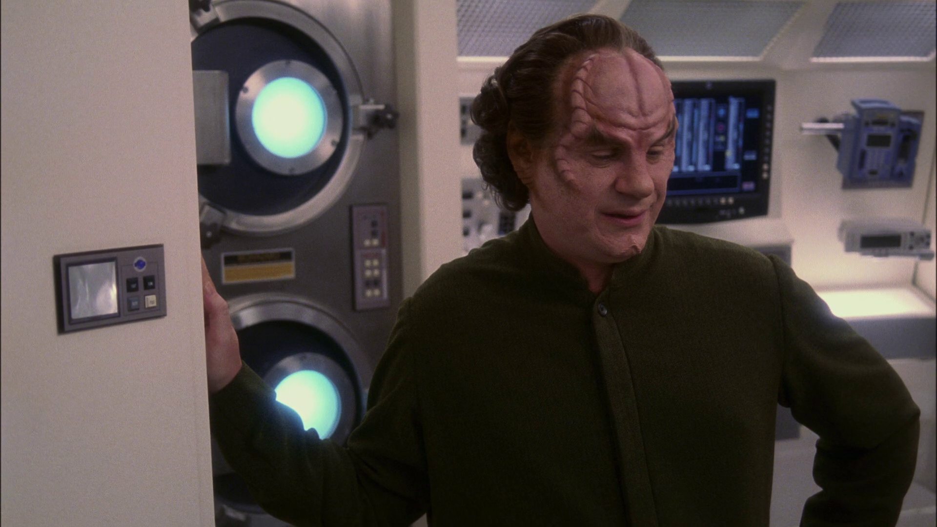 extant_StarTrek_ENT_1x13-DearDoctor_3635.jpg