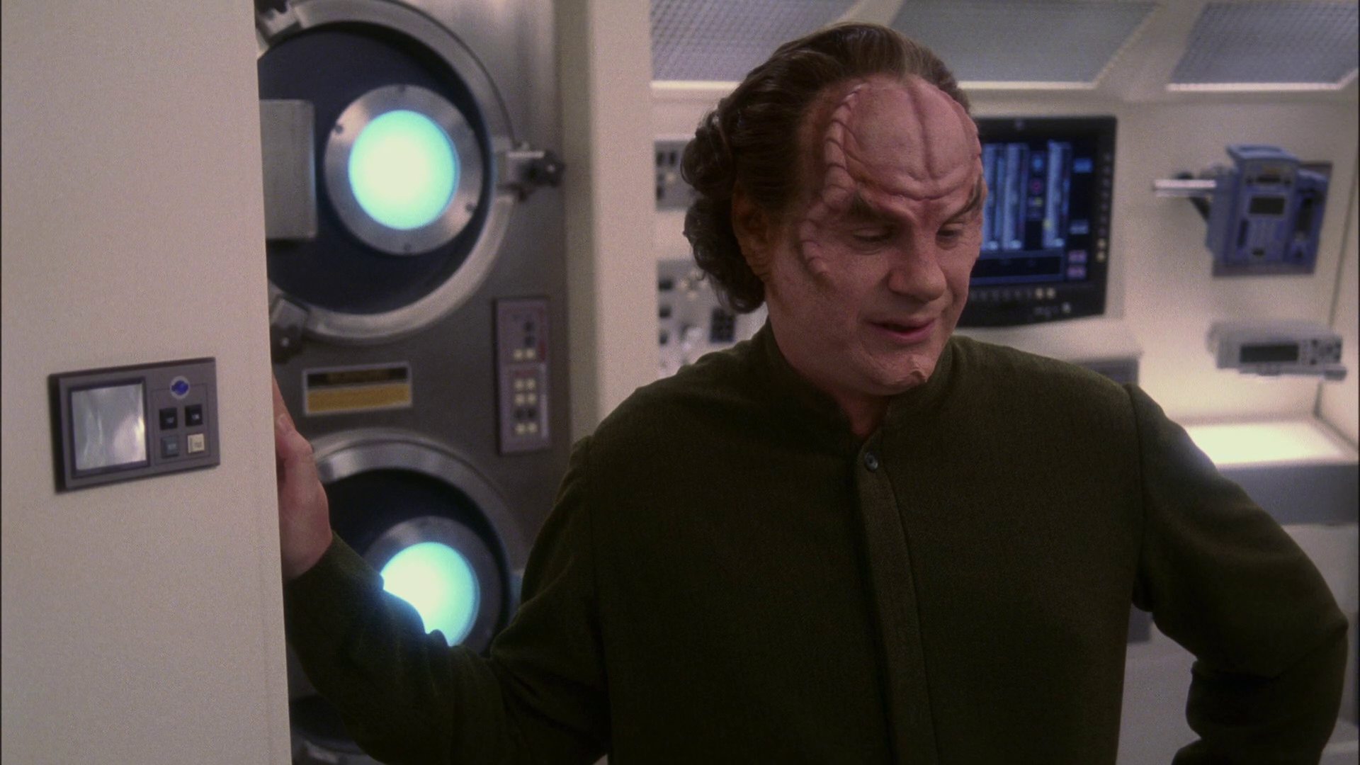 extant_StarTrek_ENT_1x13-DearDoctor_3636.jpg