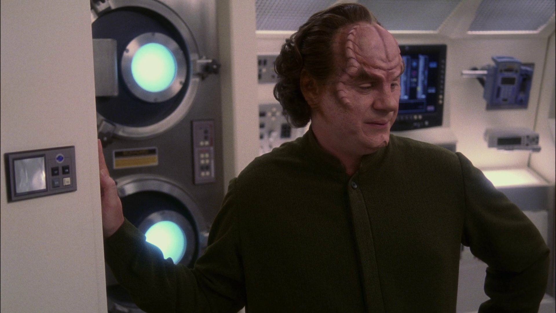 extant_StarTrek_ENT_1x13-DearDoctor_3638.jpg