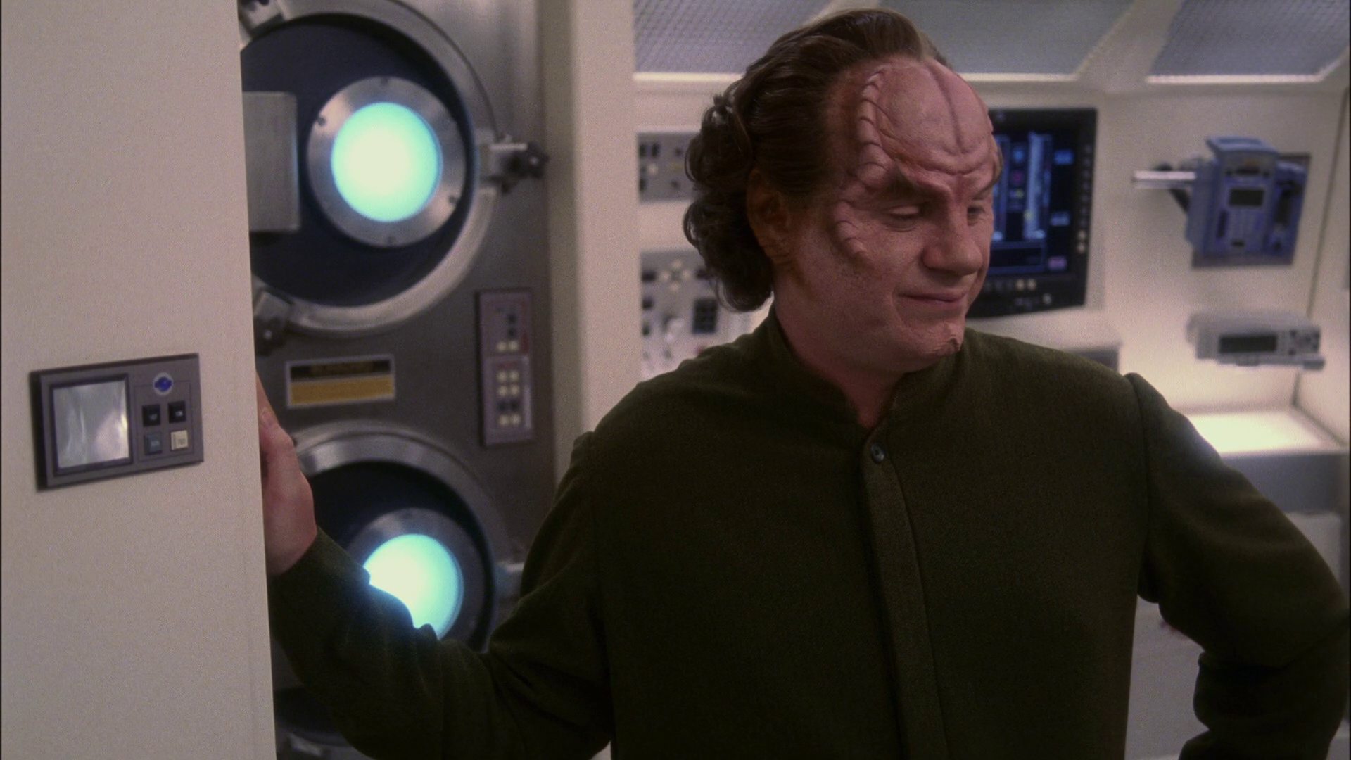 extant_StarTrek_ENT_1x13-DearDoctor_3639.jpg
