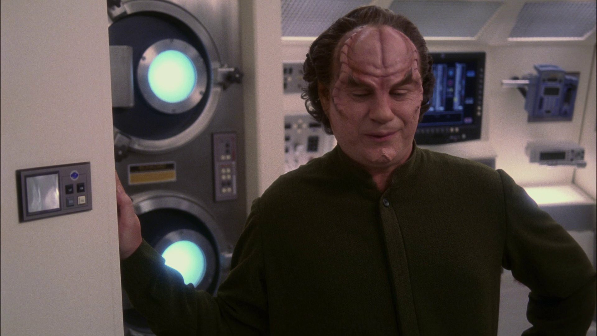 extant_StarTrek_ENT_1x13-DearDoctor_3641.jpg