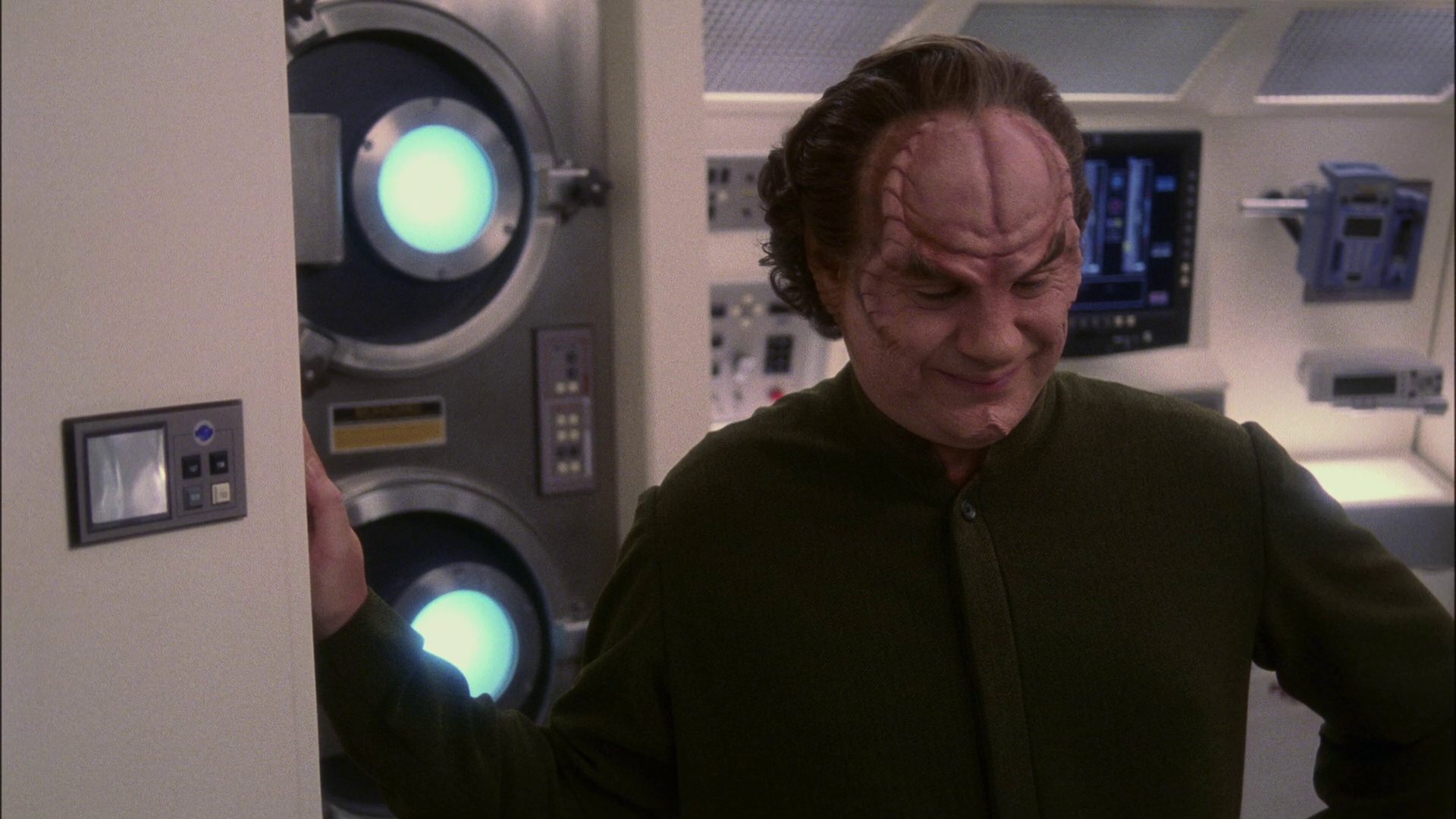 extant_StarTrek_ENT_1x13-DearDoctor_3643.jpg