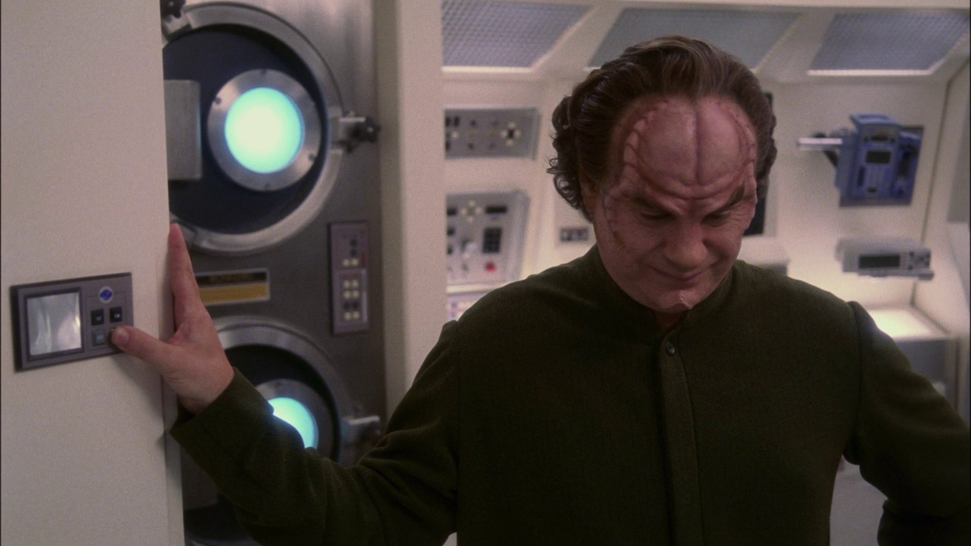 extant_StarTrek_ENT_1x13-DearDoctor_3650.jpg