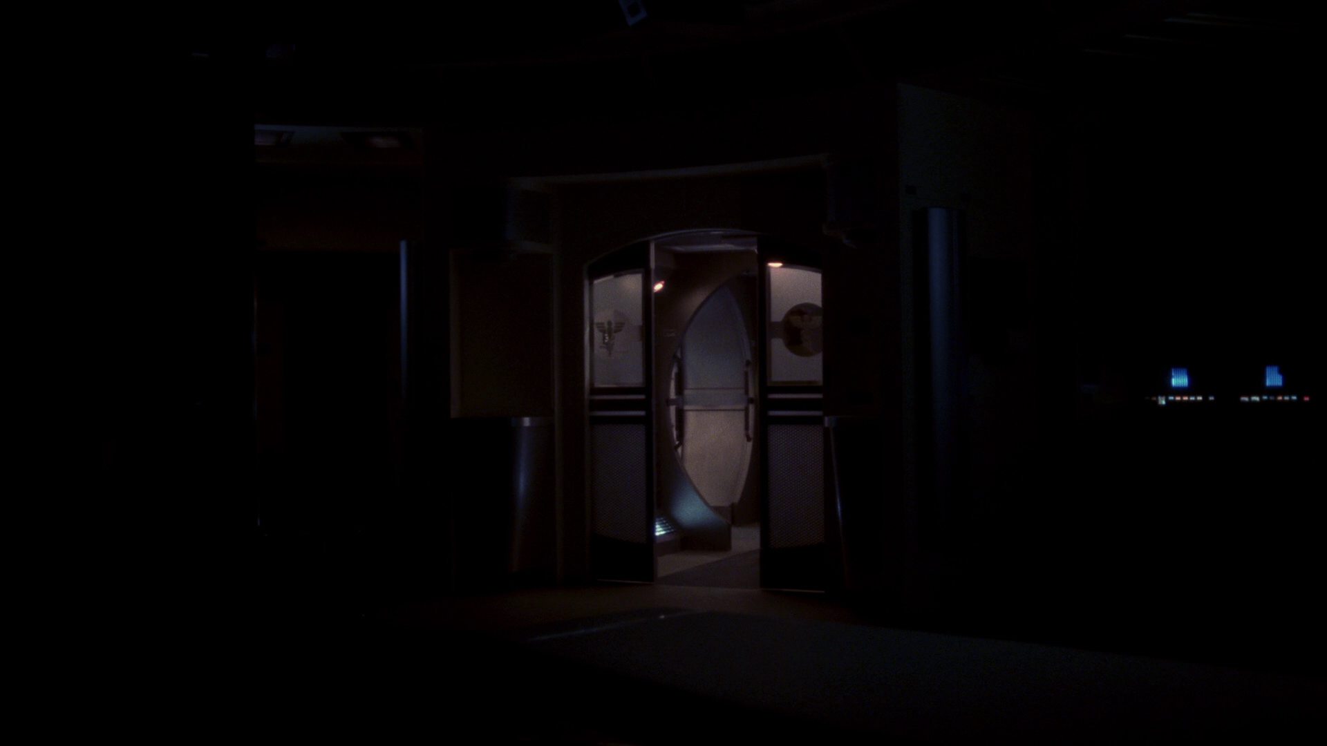 extant_StarTrek_ENT_1x13-DearDoctor_3676.jpg