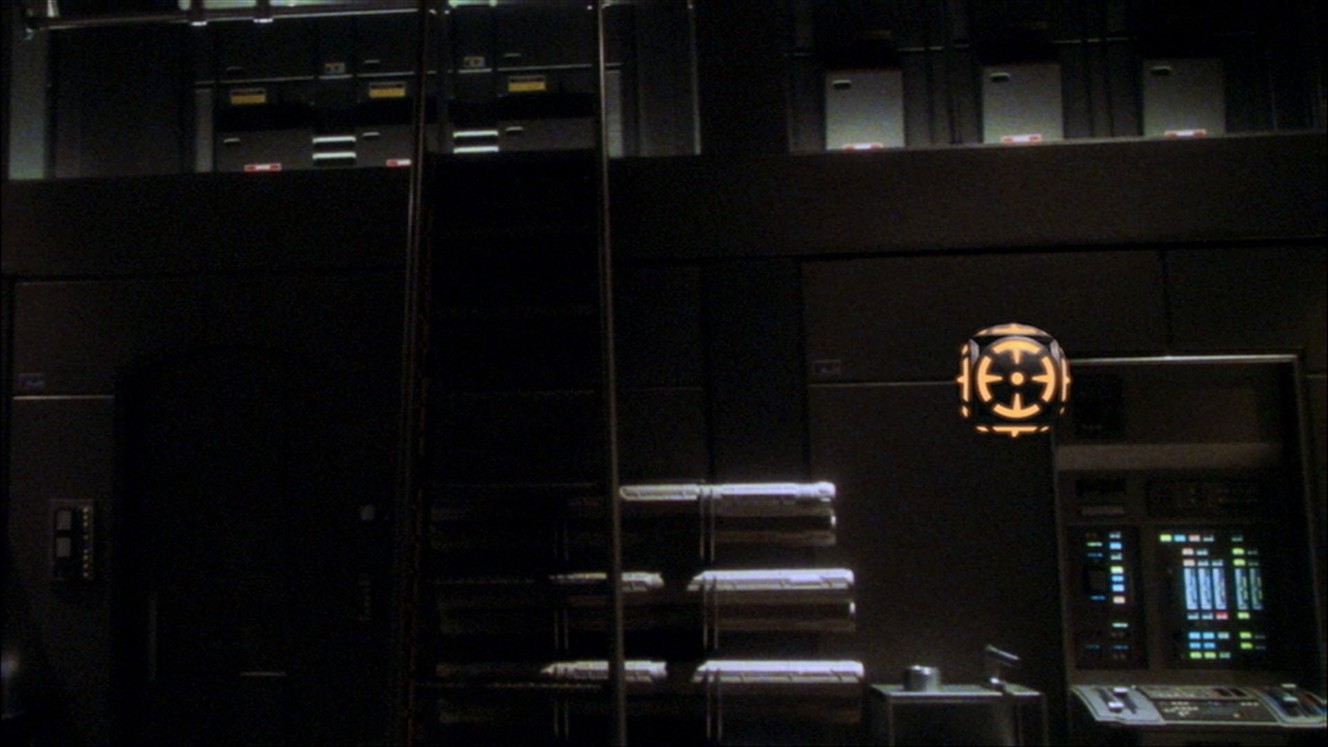 extant_StarTrek_ENT_1x14-SleepingDogs_0021.jpg