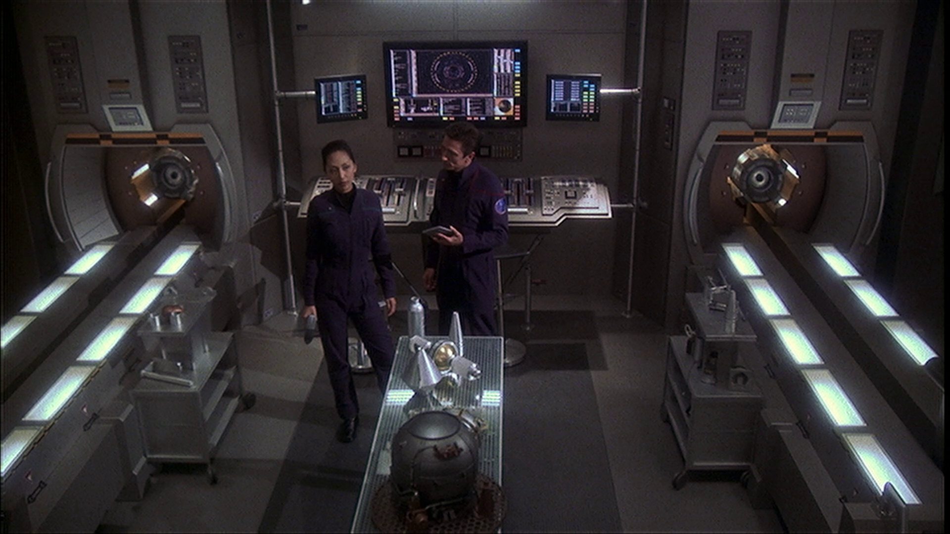 extant_StarTrek_ENT_1x14-SleepingDogs_0065.jpg