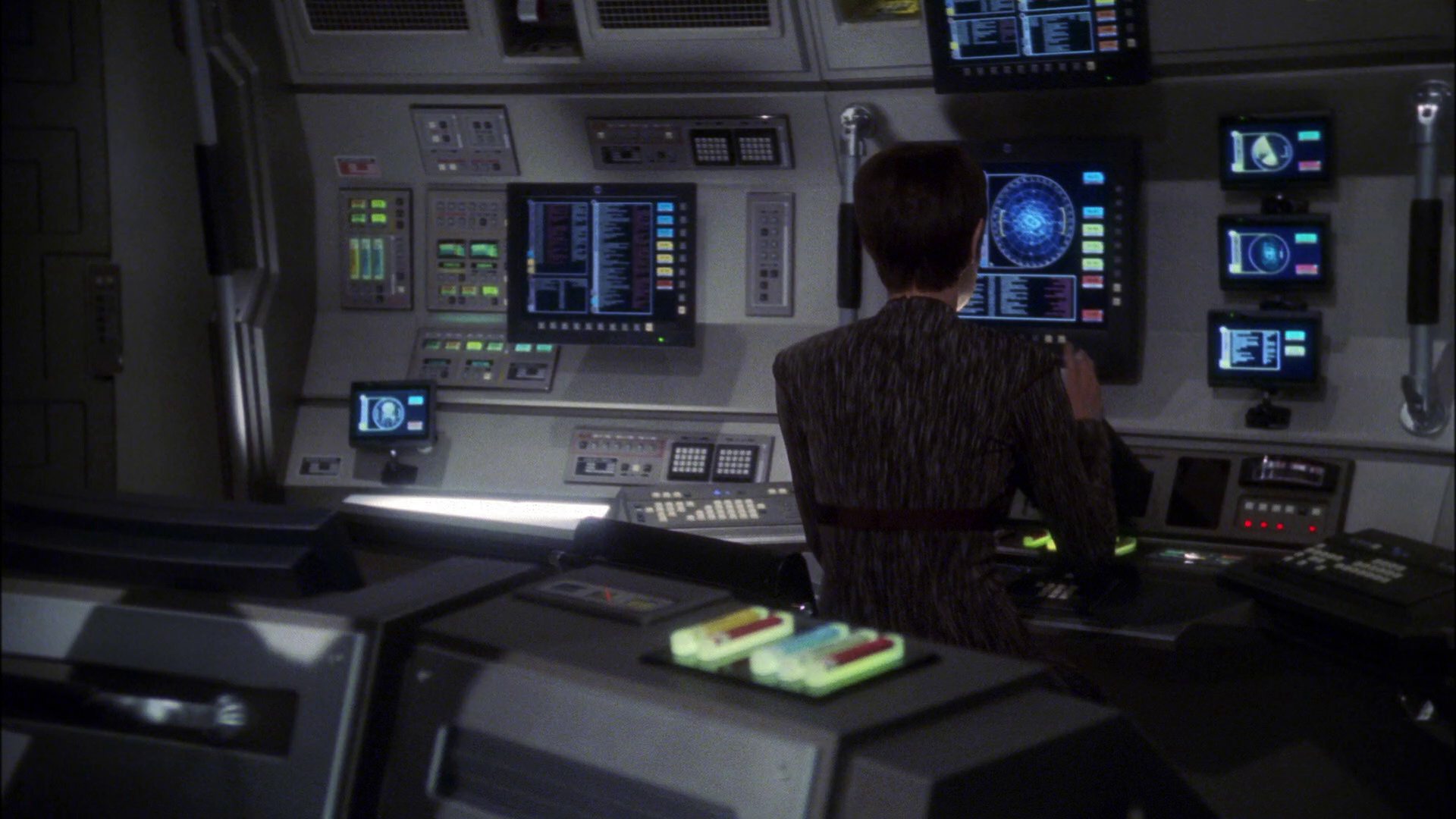 extant_StarTrek_ENT_1x14-SleepingDogs_0352.jpg