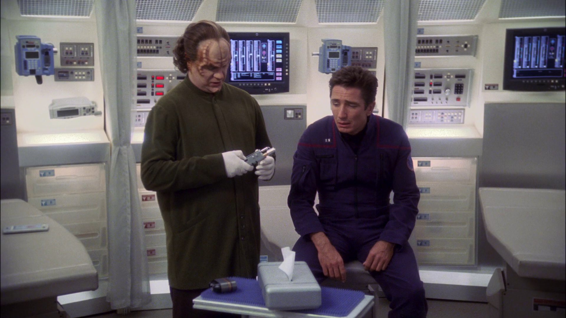 extant_StarTrek_ENT_1x14-SleepingDogs_0424.jpg