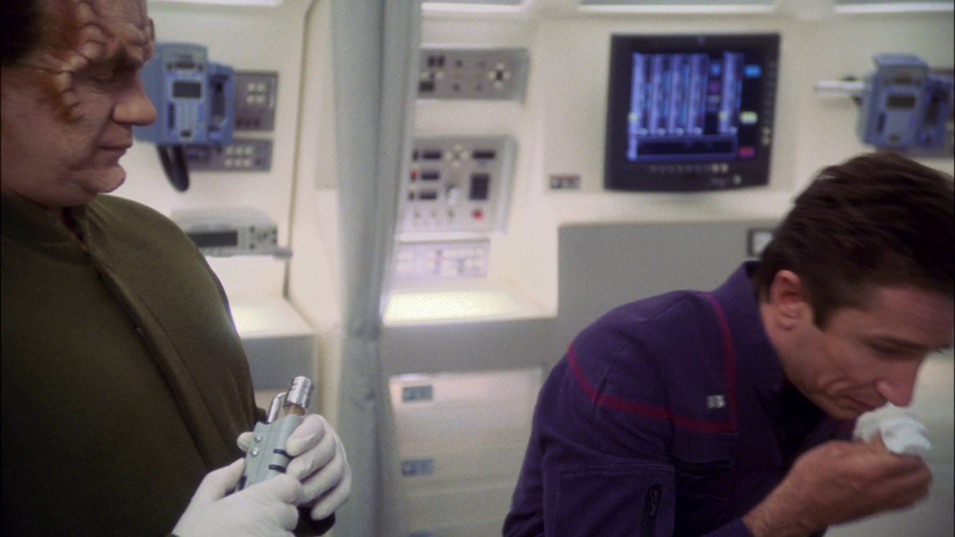 extant_StarTrek_ENT_1x14-SleepingDogs_0437.jpg
