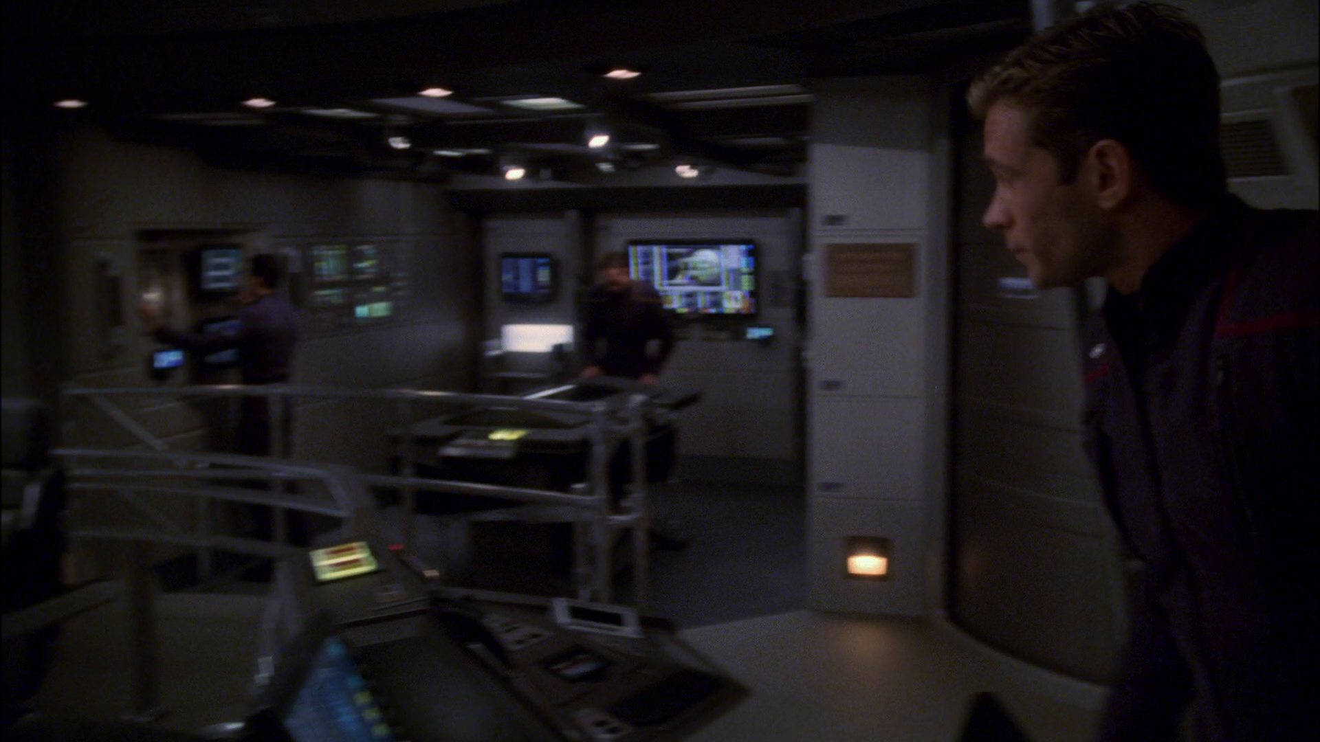 extant_StarTrek_ENT_1x14-SleepingDogs_1241.jpg