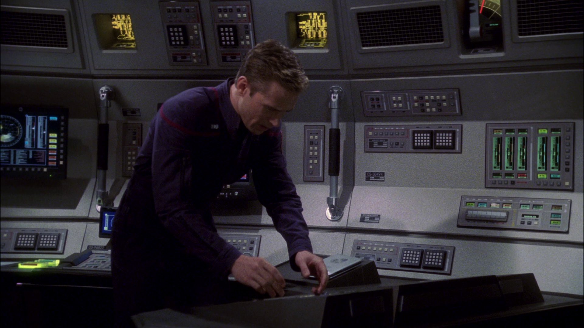 extant_StarTrek_ENT_1x14-SleepingDogs_1293.jpg