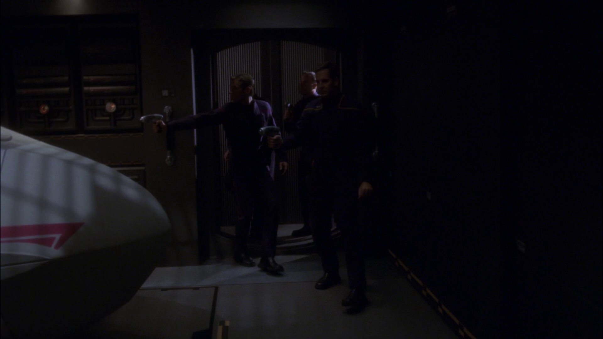 extant_StarTrek_ENT_1x14-SleepingDogs_1369.jpg