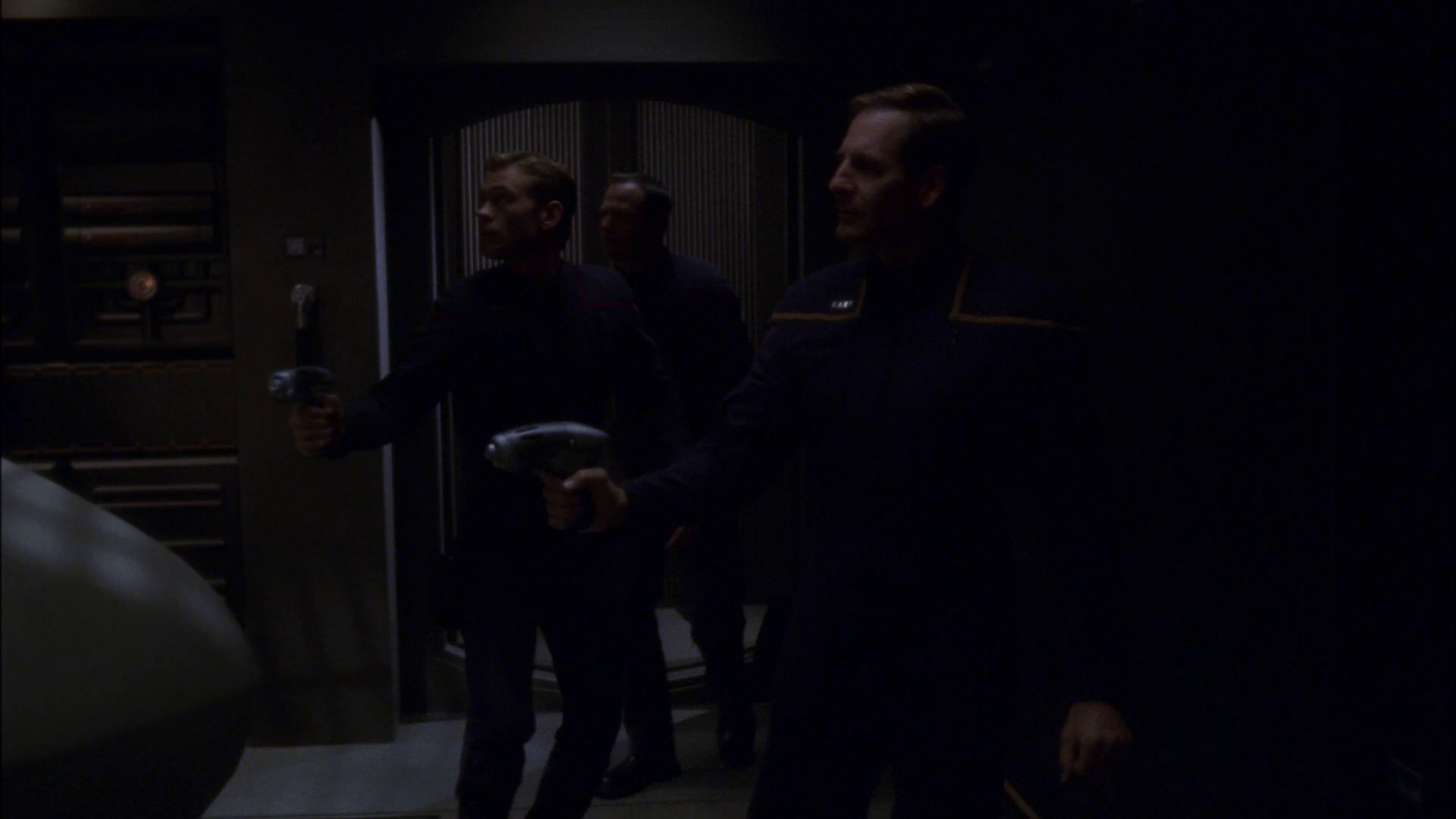 extant_StarTrek_ENT_1x14-SleepingDogs_1374.jpg