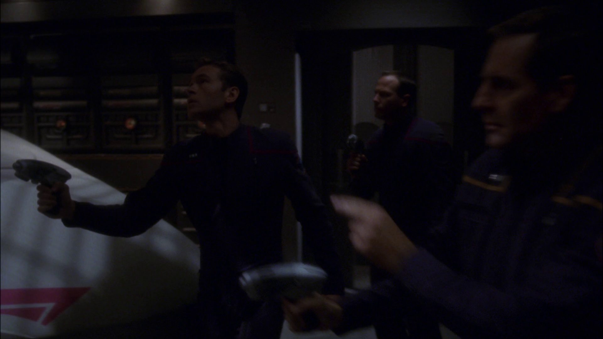 extant_StarTrek_ENT_1x14-SleepingDogs_1377.jpg