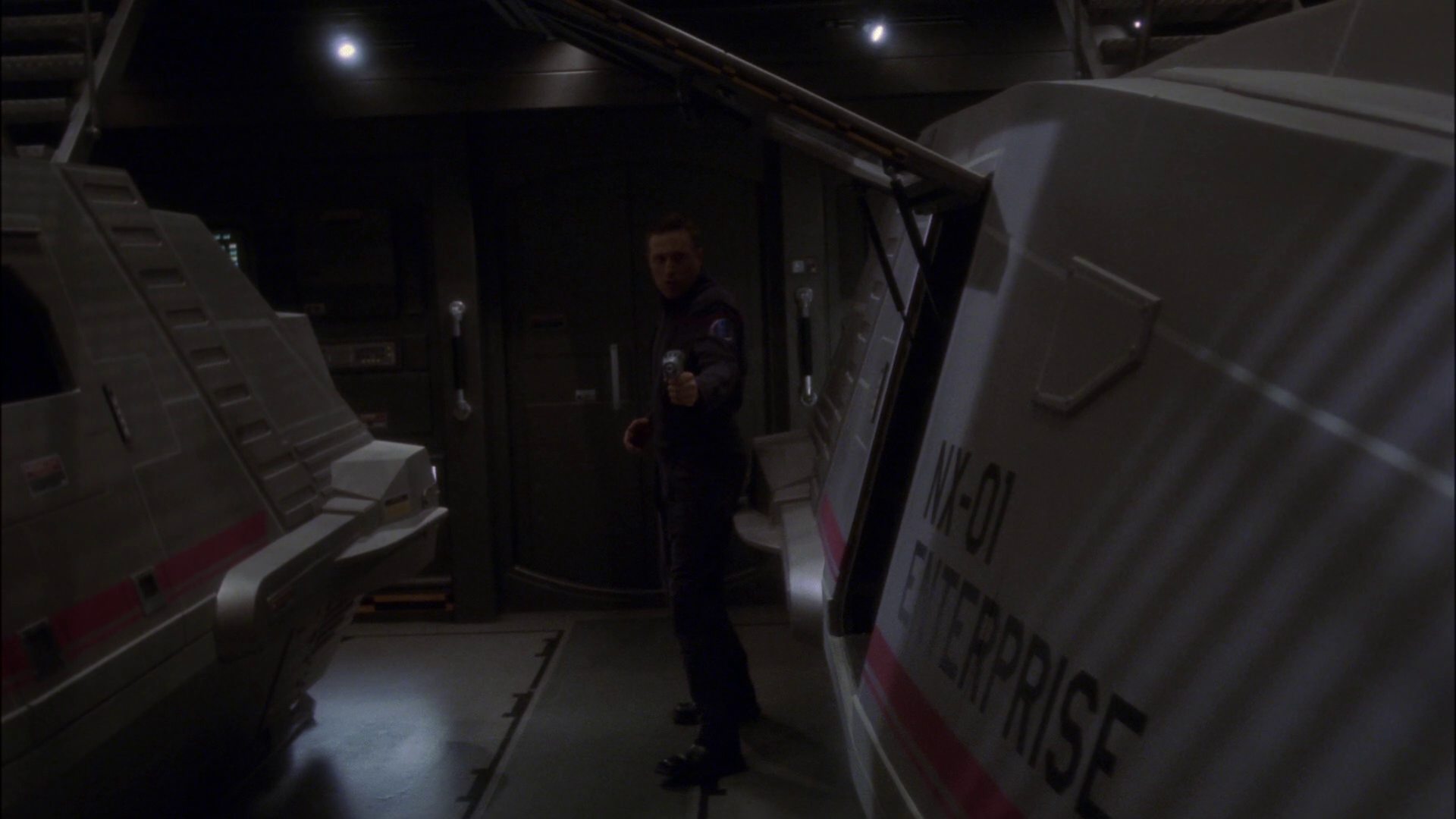 extant_StarTrek_ENT_1x14-SleepingDogs_1385.jpg