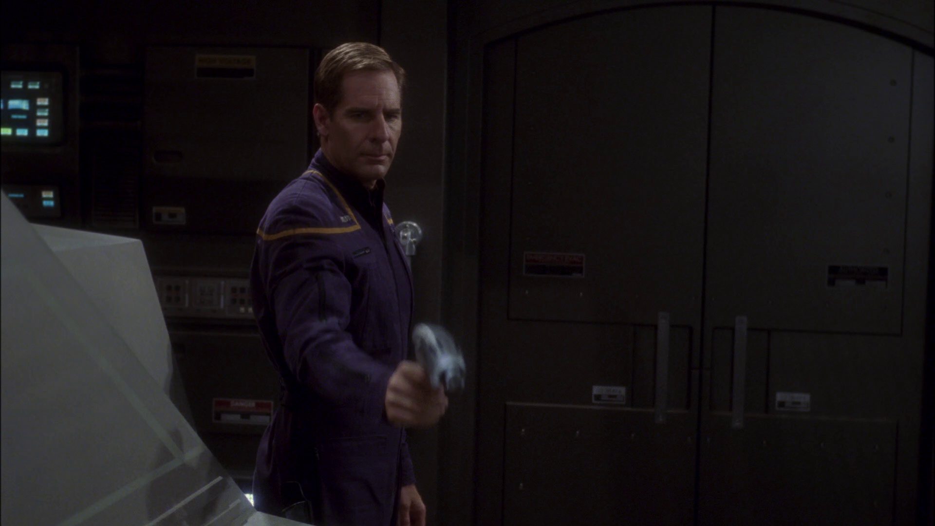 extant_StarTrek_ENT_1x14-SleepingDogs_1405.jpg