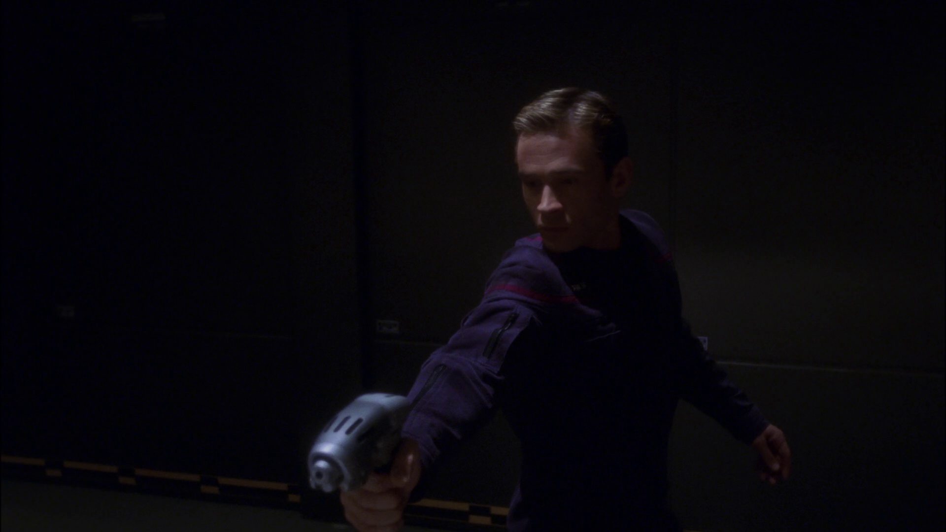 extant_StarTrek_ENT_1x14-SleepingDogs_1410.jpg