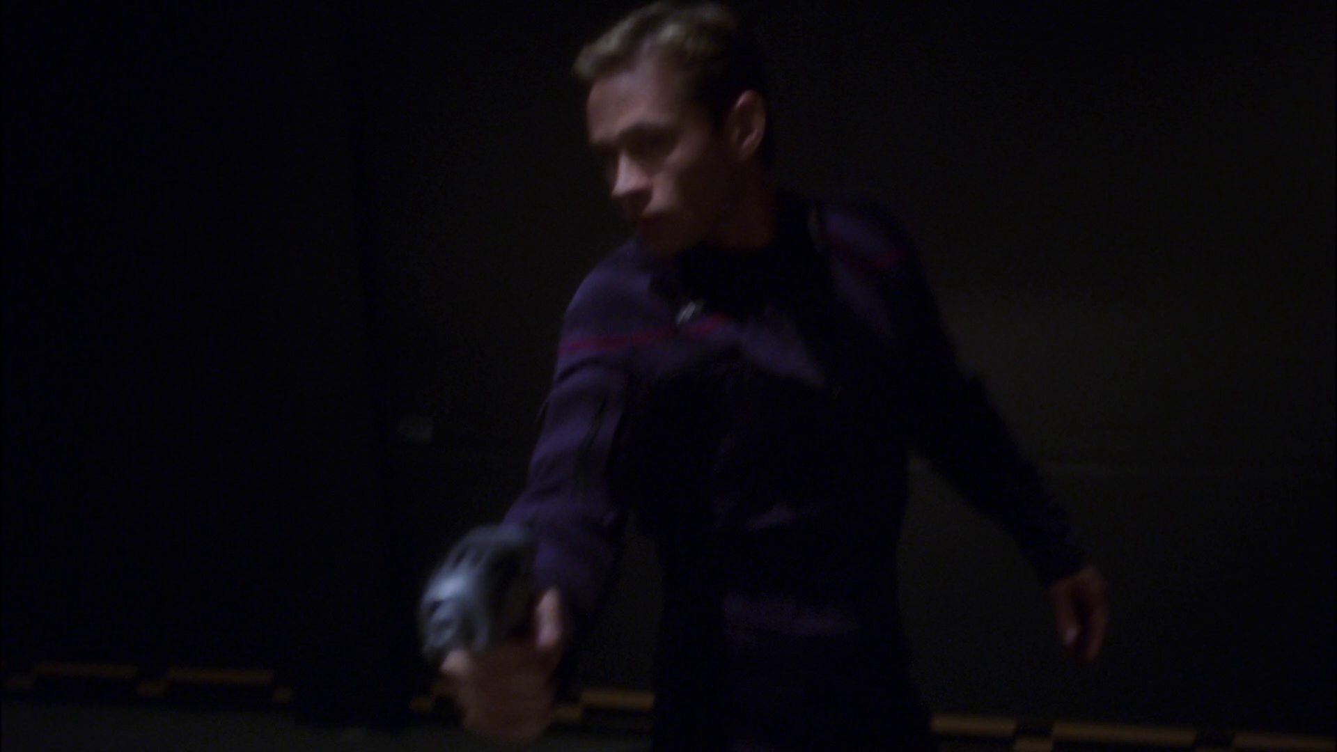 extant_StarTrek_ENT_1x14-SleepingDogs_1414.jpg