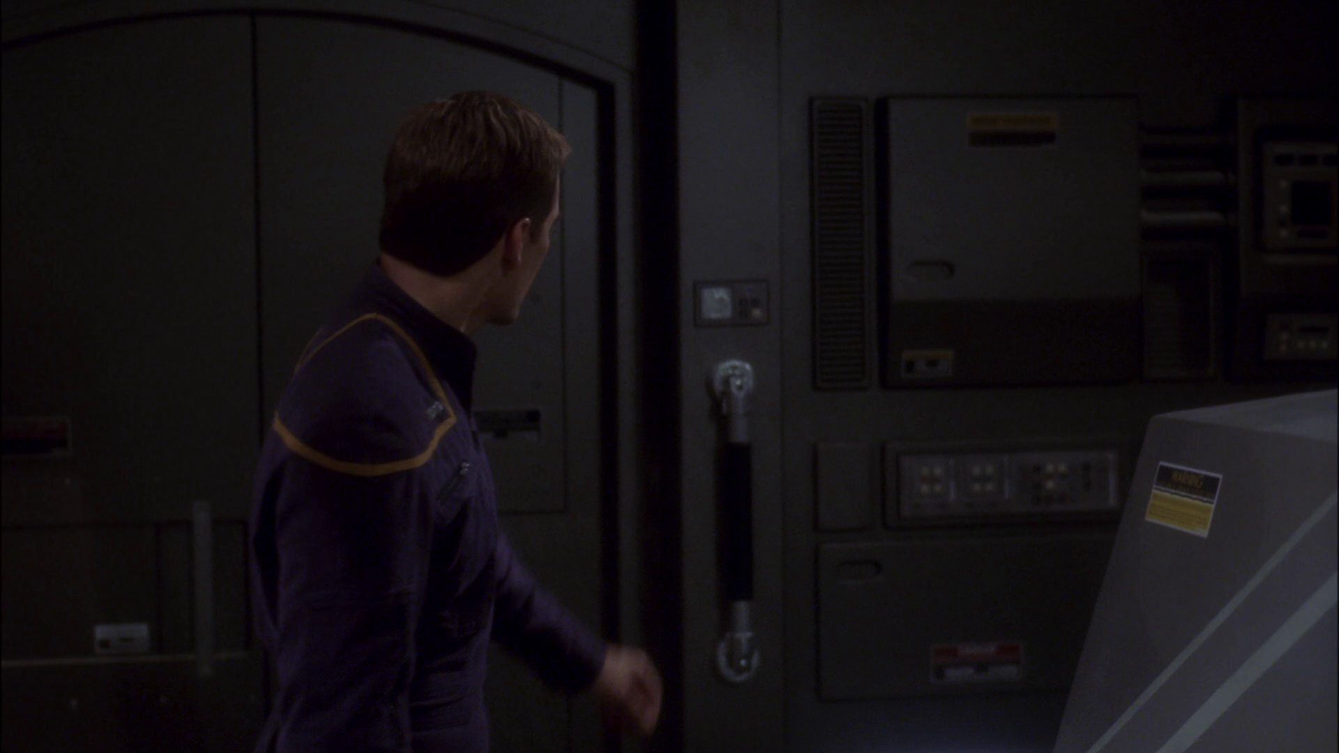 extant_StarTrek_ENT_1x14-SleepingDogs_1420.jpg