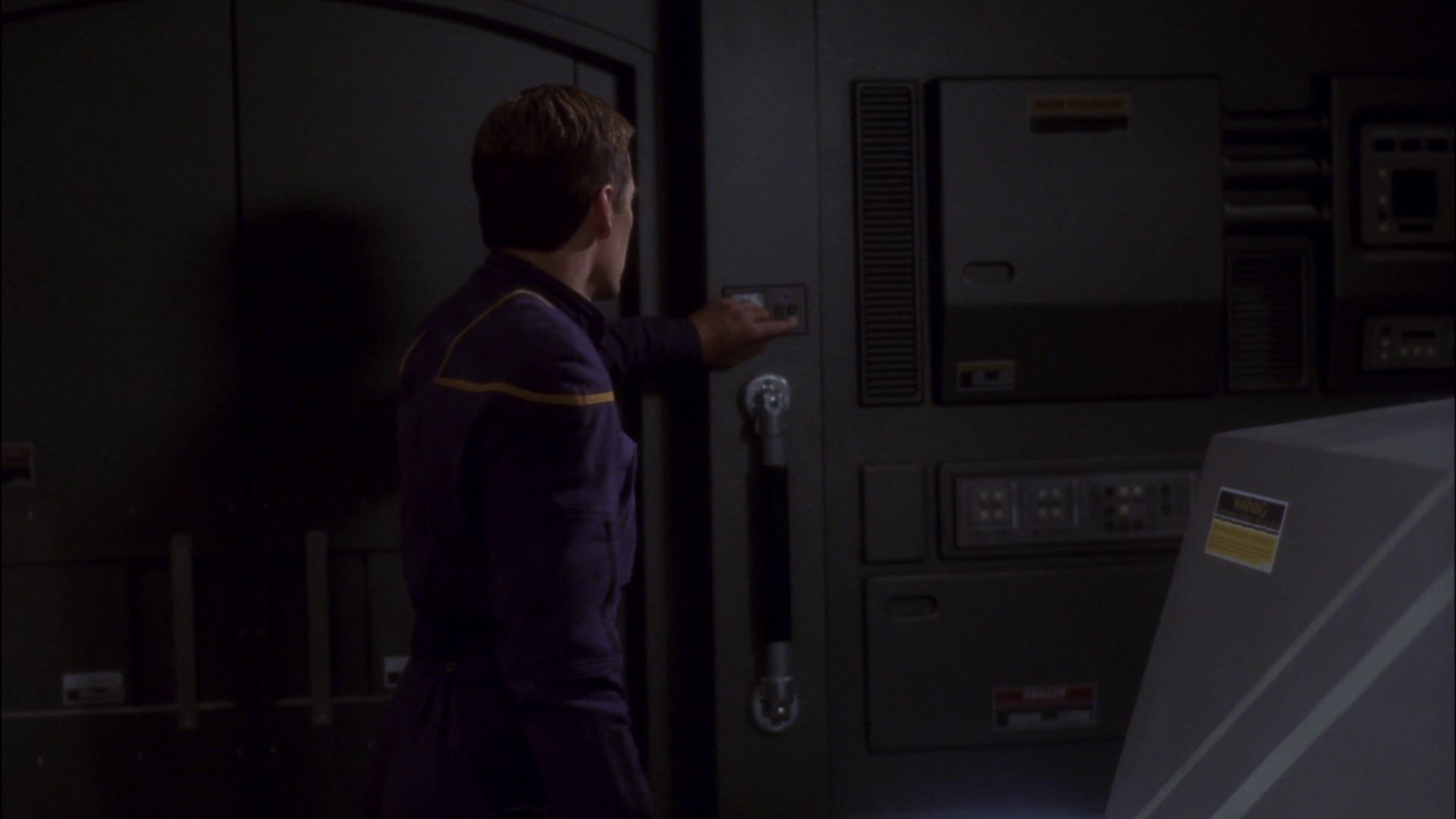 extant_StarTrek_ENT_1x14-SleepingDogs_1421.jpg