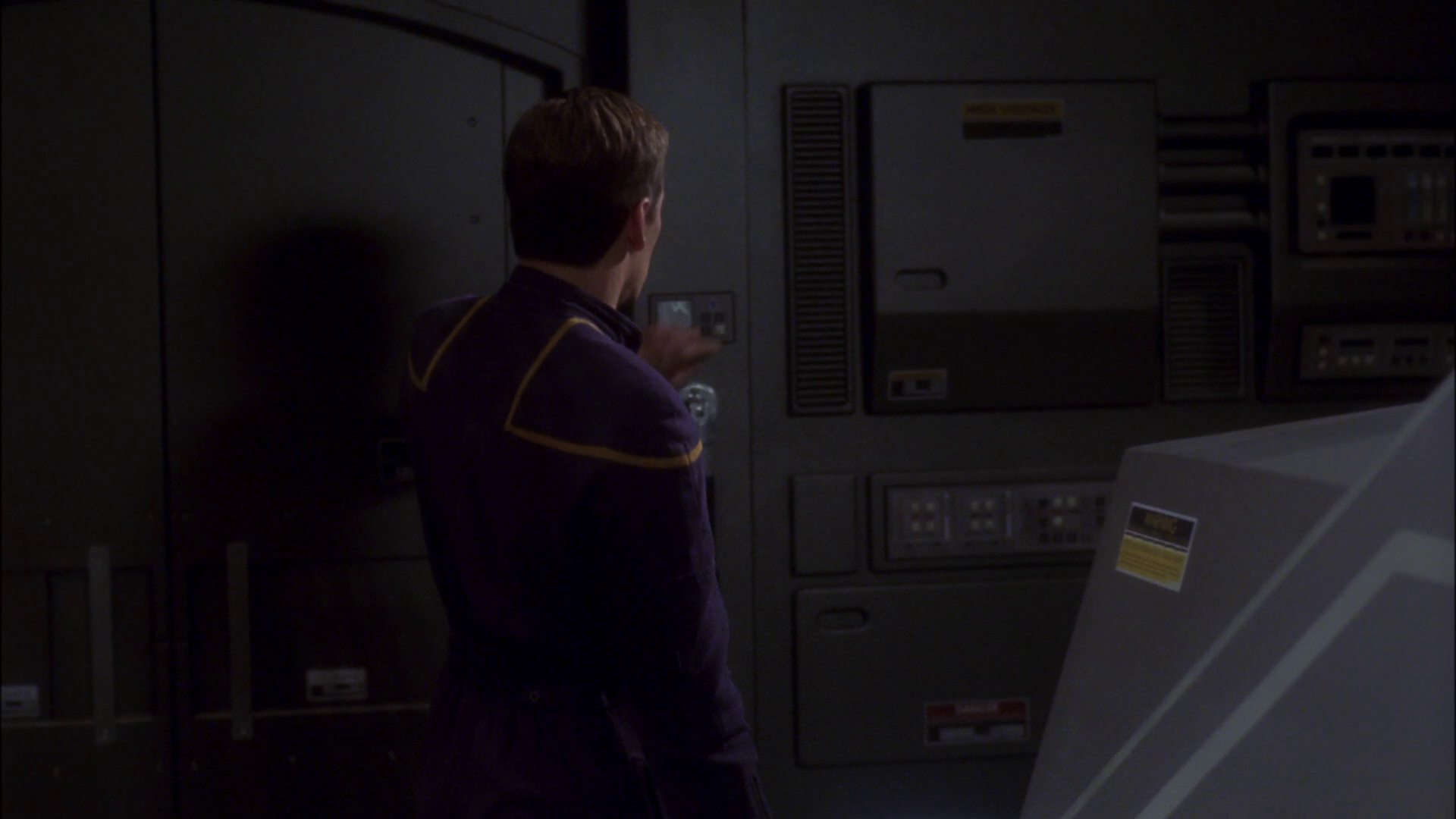 extant_StarTrek_ENT_1x14-SleepingDogs_1422.jpg