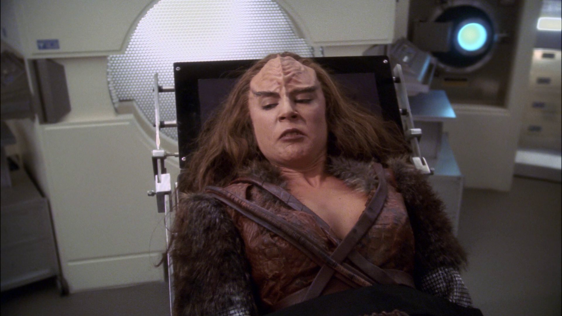 extant_StarTrek_ENT_1x14-SleepingDogs_1798.jpg